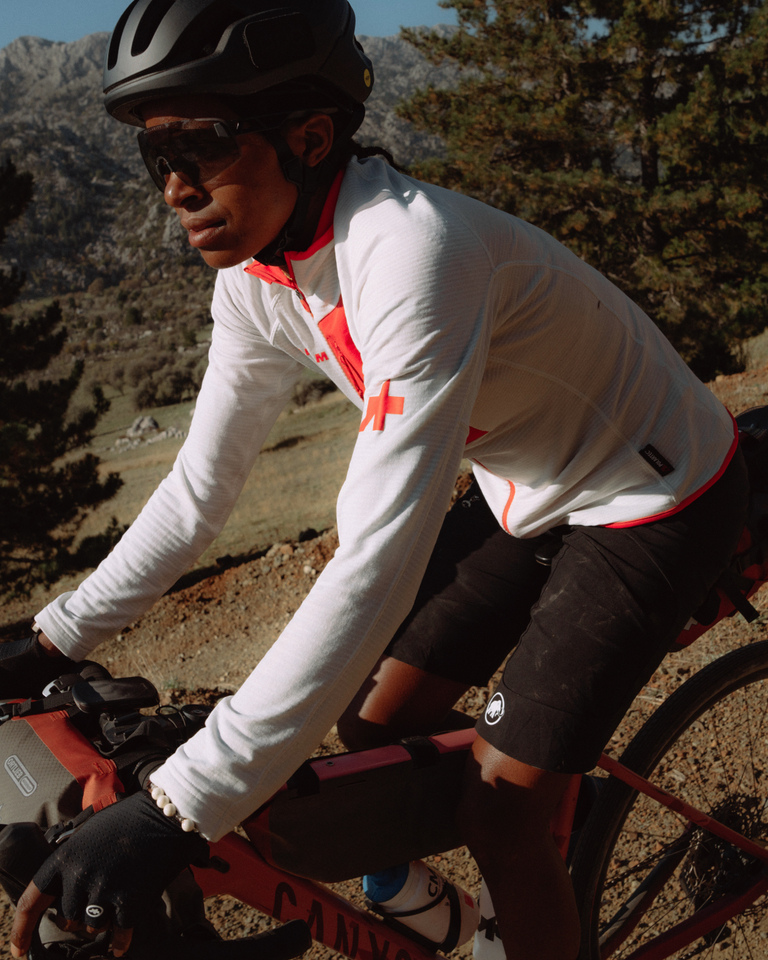 Assos x Mammut Aenergy Light ML Jacket Women - OFF BIKE | ASSOS Of Switzerland - Official Online Shop