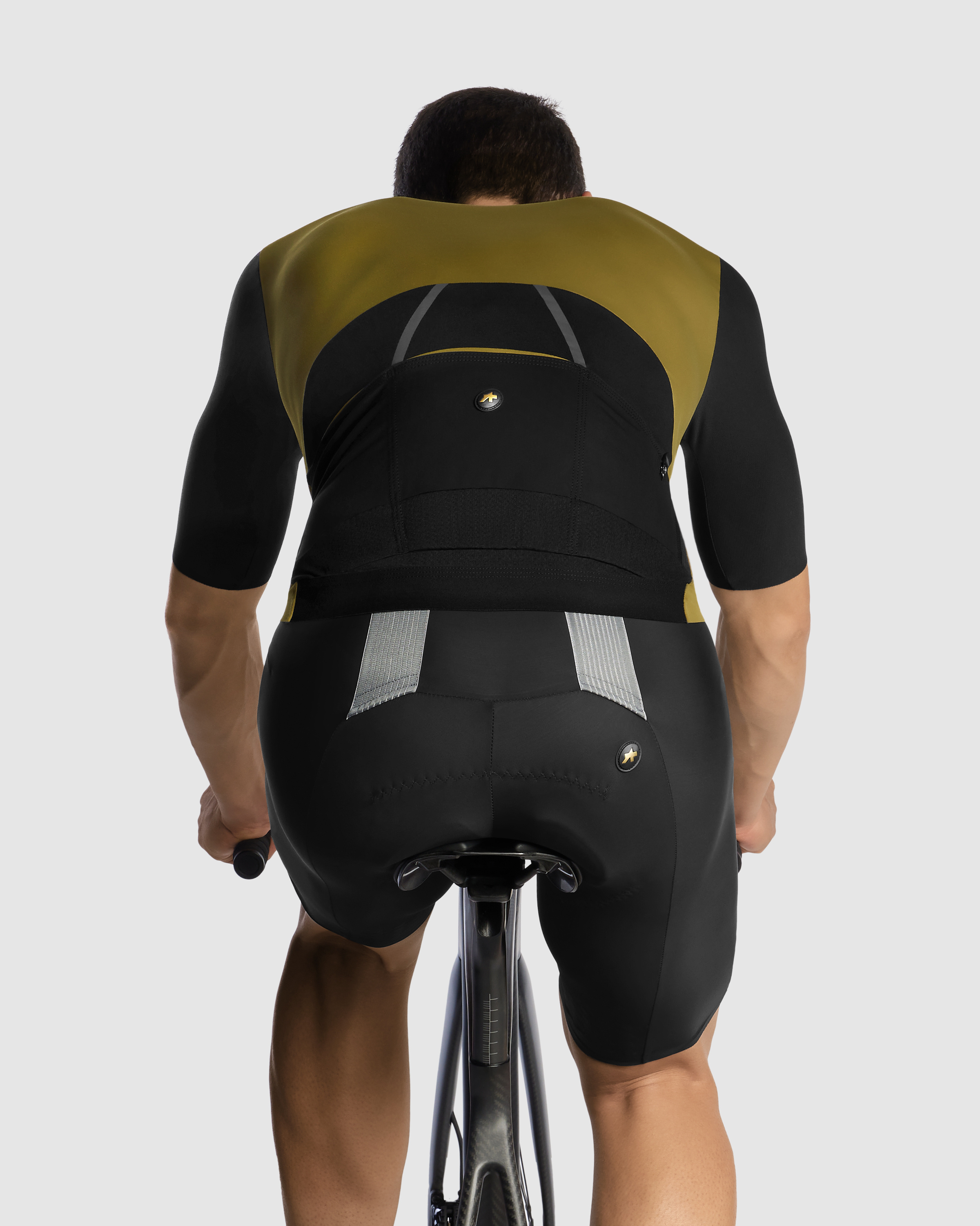 セットAssos GT Jersey C2 EVO/Bib Shorts C2 UMA GT Jersey C2 EVO, blackSeries » ASSOS Of Switzerland