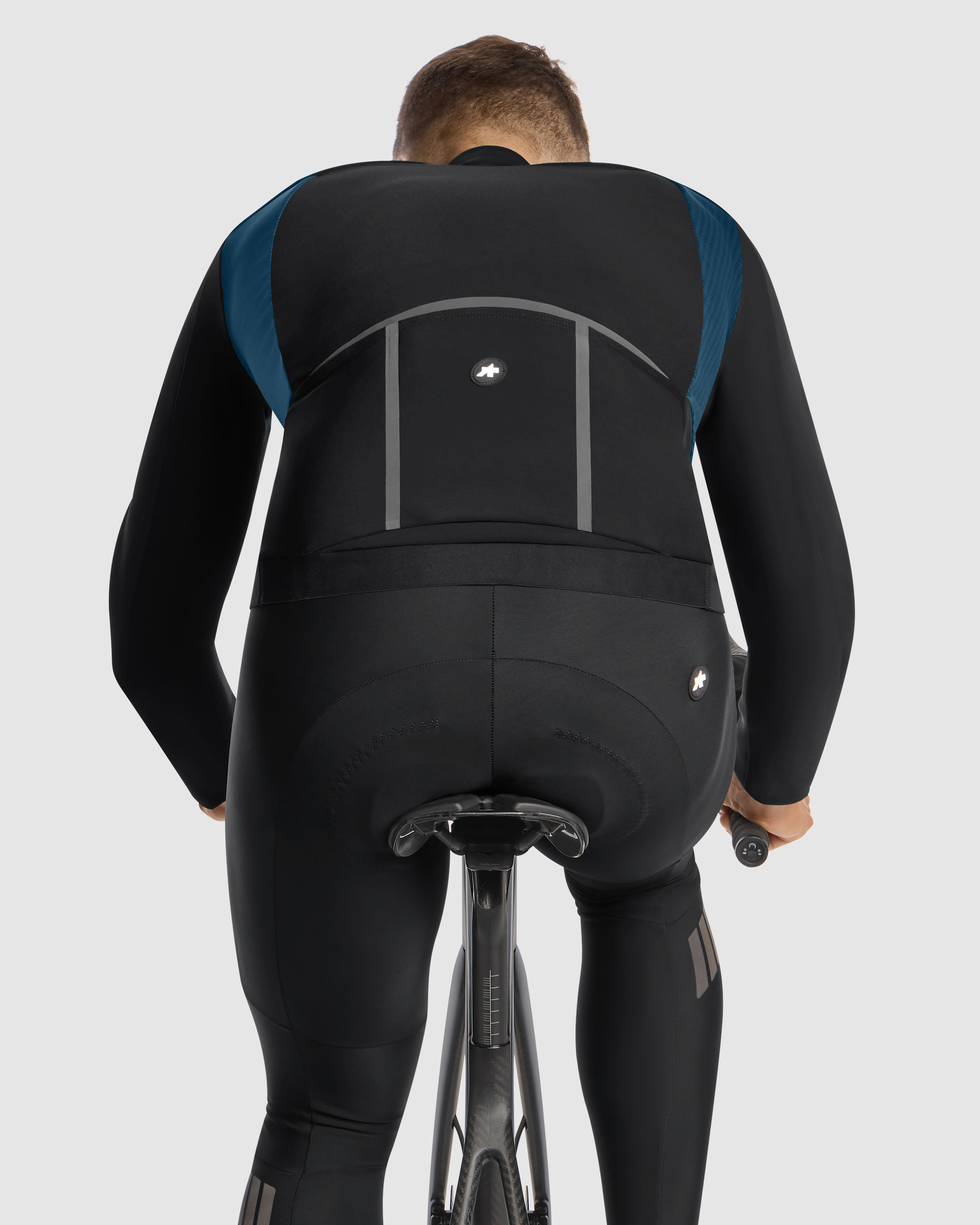 ASSOS_11.30.414.2V_32.jpg