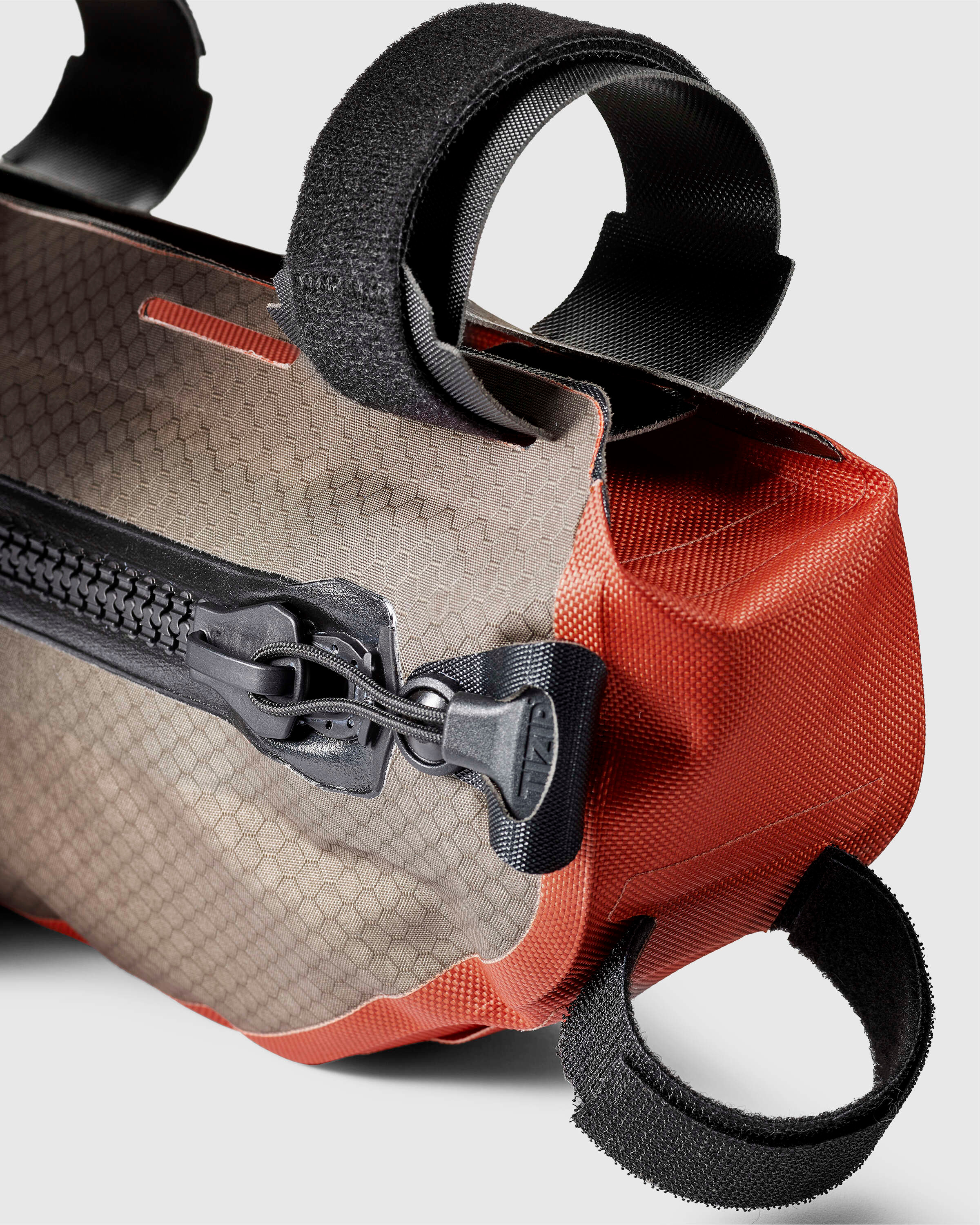 ASSOS ORTLIEB Frame Bag 3L アソス オルトリーブ ASSOS x ORTLIEB Frame-Pack Toptube 3L, Dark Sand » ASSOS Of