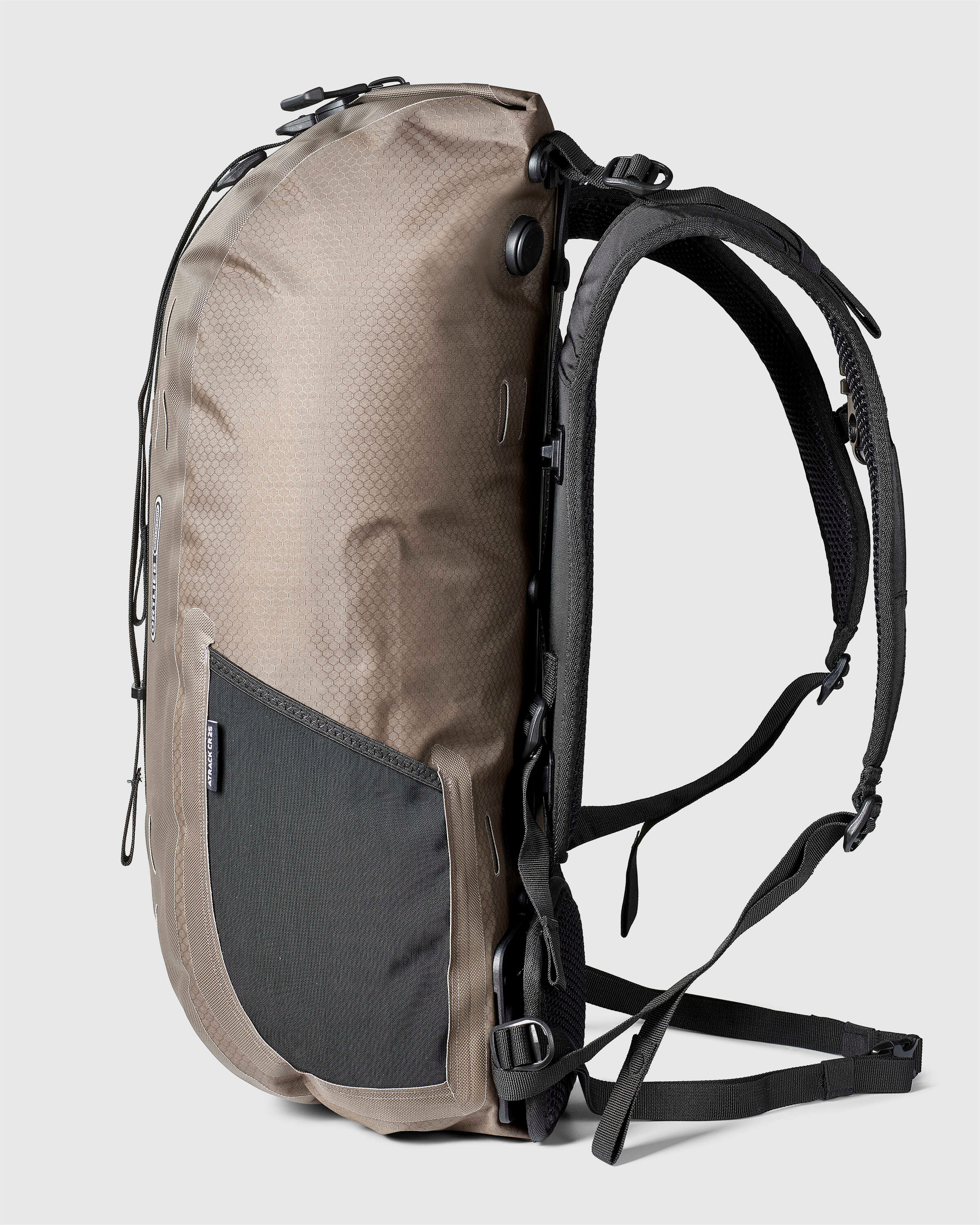 ASSOS x ORTLIEB アトラック バックパック 25L 未使用新品レア ASSOS x ORTLIEB Atrack Backpack 25L, Dark Sand » ASSOS Of