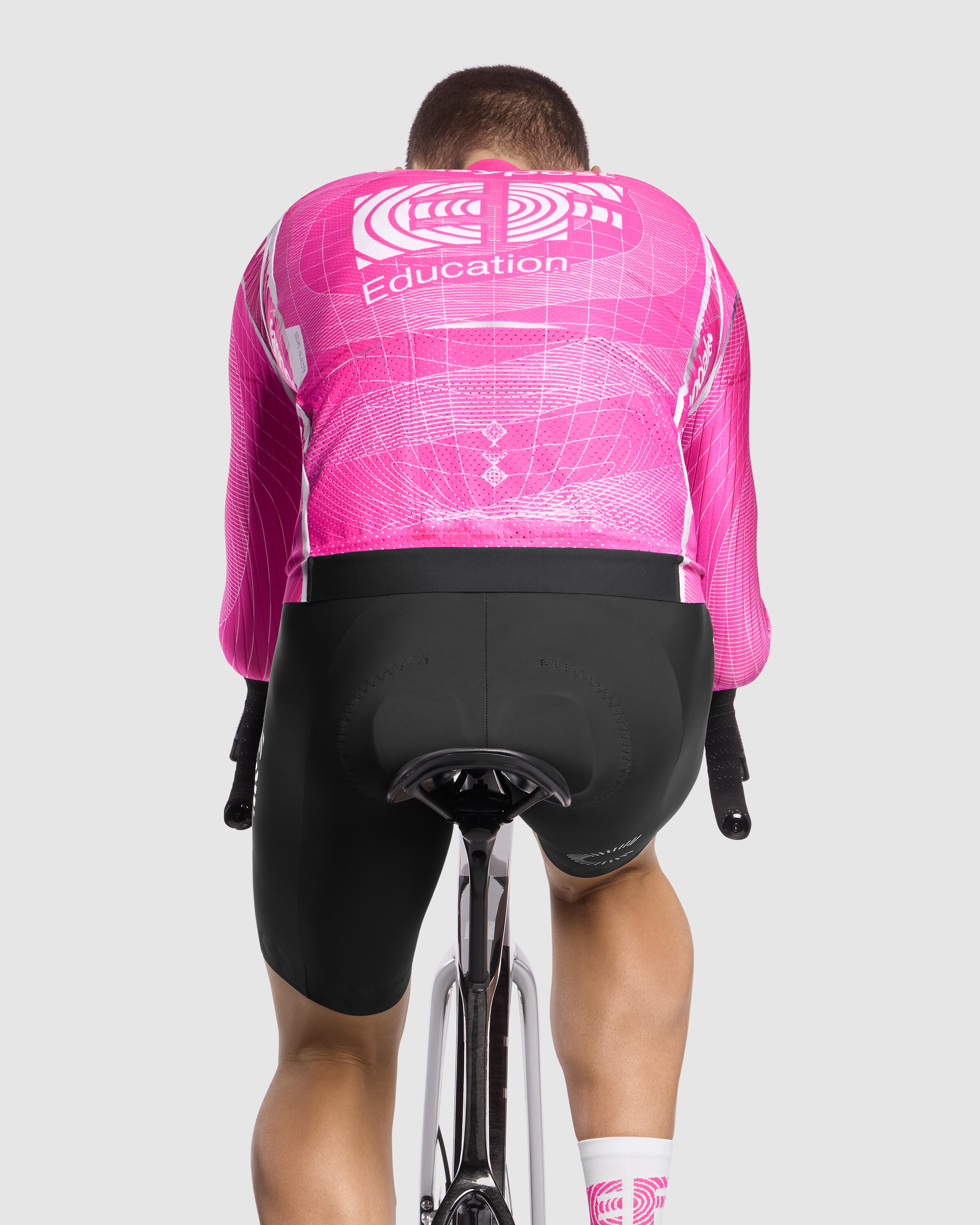 EQUIPE R Spring Fall Gilet S11 EF, Pink EF » ASSOS Of Switzerland